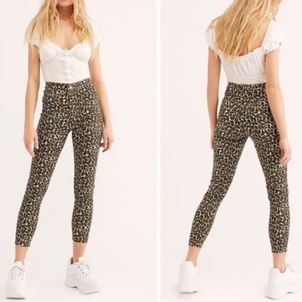 We the Free Women's Belle High Rise Skinny Crop Leopard Print Pants Size 28